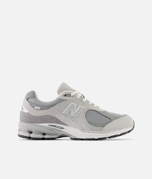 2002R trainer concrete and harbour grey by New Balance. EQVVS WOMEN.