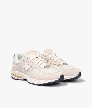2002R trainer in raincloud and white