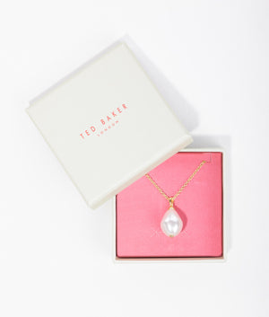 Parmlia pearly chain pendant necklace in gold