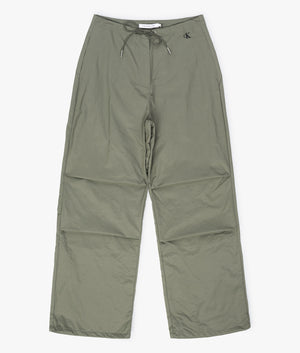 Parachute pant in dusty olive