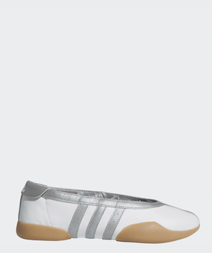 Taekwondo ballet shoes in white and silver