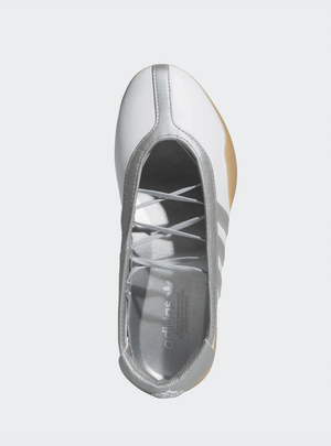Taekwondo ballet shoes in white and silver