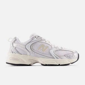 530 trainer in silver metallic and linen