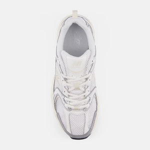 530 trainer in silver metallic and linen