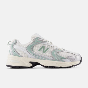530 trainer in silver metallic and mosaic green