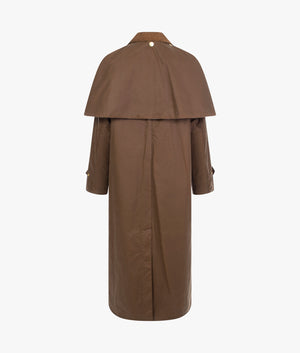 Elizabeth wax in tan