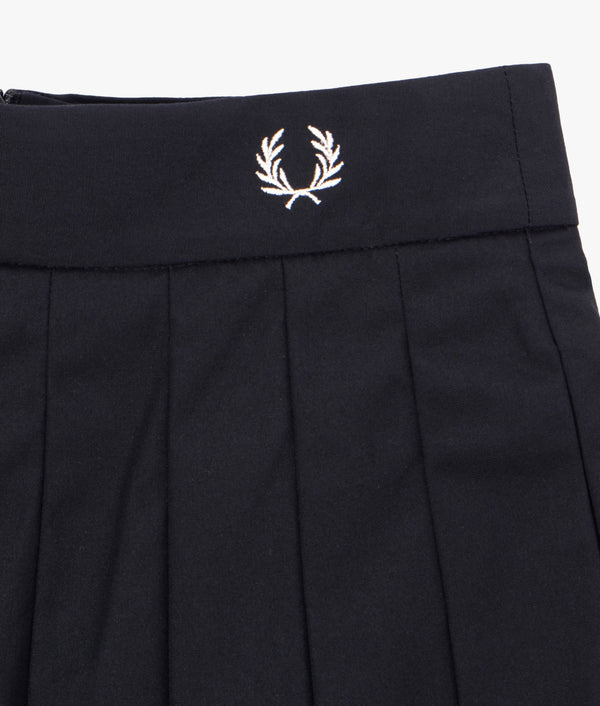 Fred Perry | Pleated skirt in black | EQVVS Womens