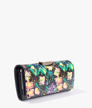 Marjan flirty texture magnolia bobble purse