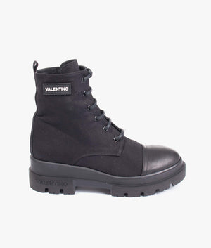 Combat boot in black