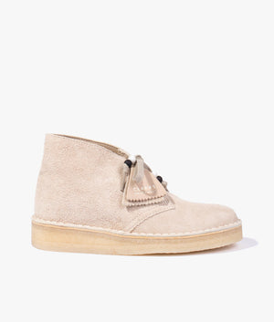 Desert coal  boot in off white