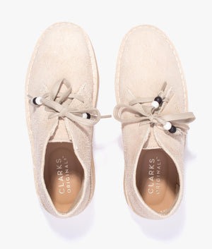 Desert coal  boot in off white