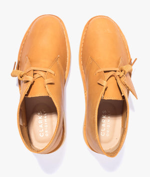 Desert boot in tan leather