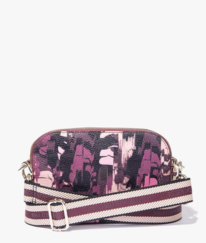 Beatti camo print camera bag in oxblood