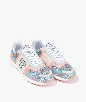 Tynnah flirty texture retro trainer in coral