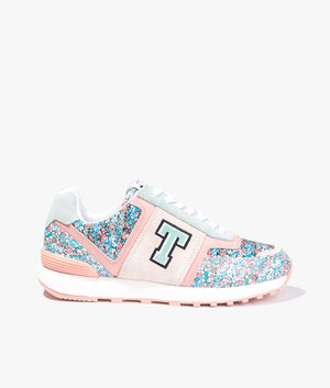 Tynnah flirty texture retro trainer in coral