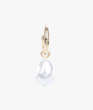 Periaa pearly chain huggie in gold