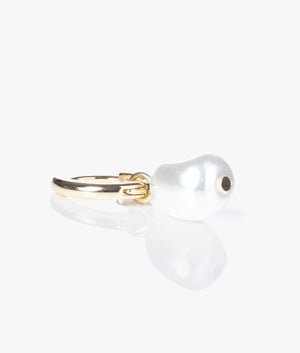 Periaa pearly chain huggie in gold