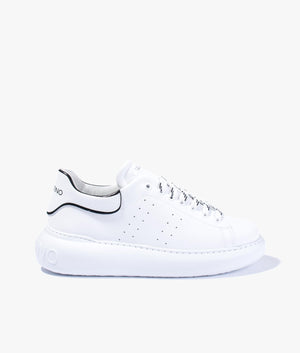 Lace up leather trainer in white
