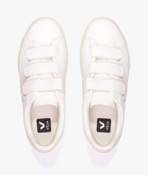 Recife logo chromefree leather trainer in white & sable